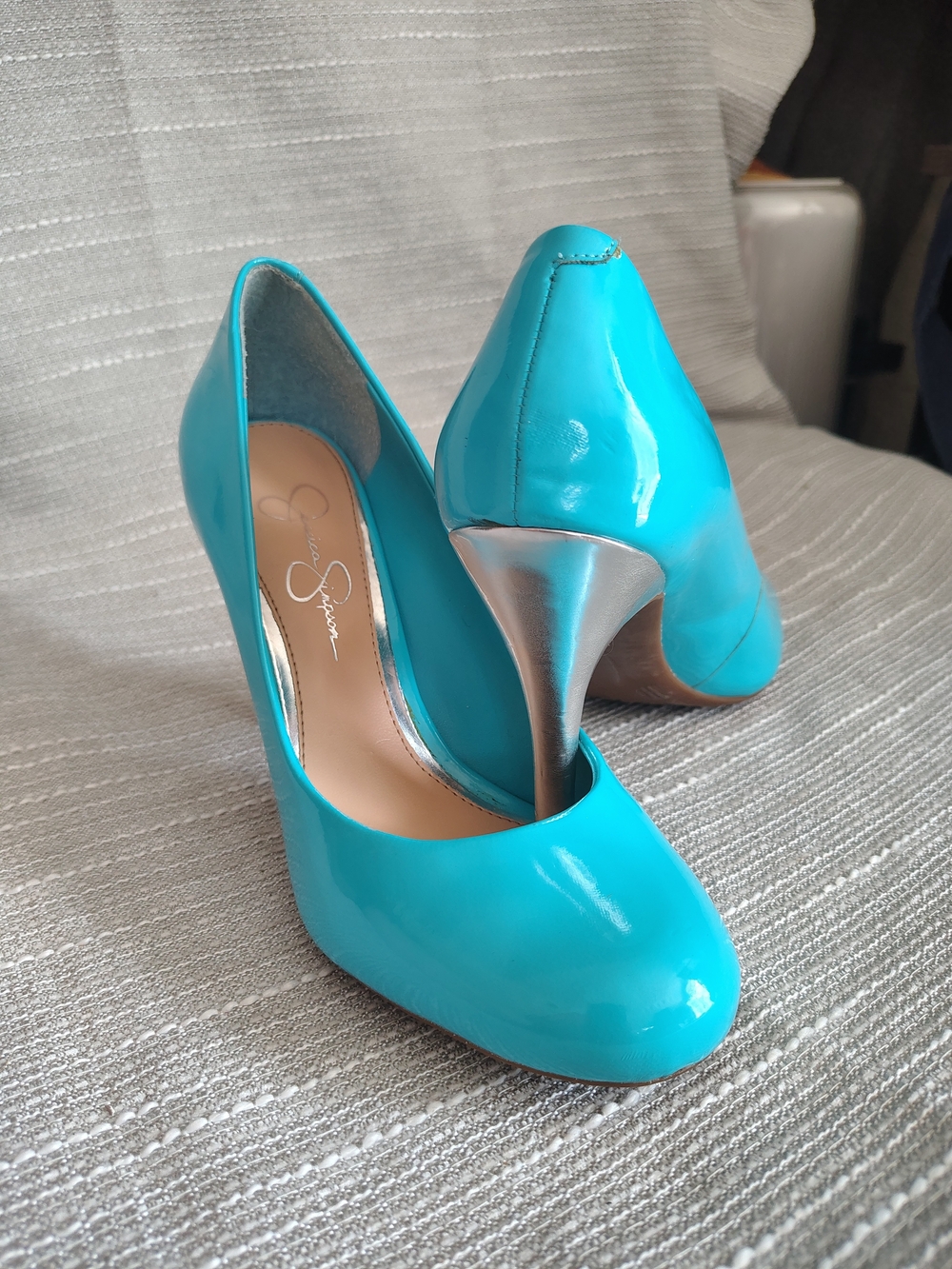 Jessica Simpson Turquoise Patent Pumps Silver Heels Size 7.5